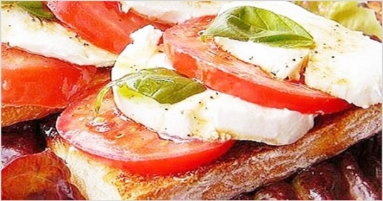 Caprese Bruschetta